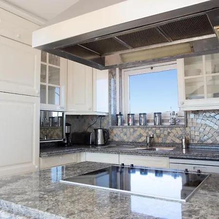 Penthouse Terrace 360º View By Lovelystay Apartman